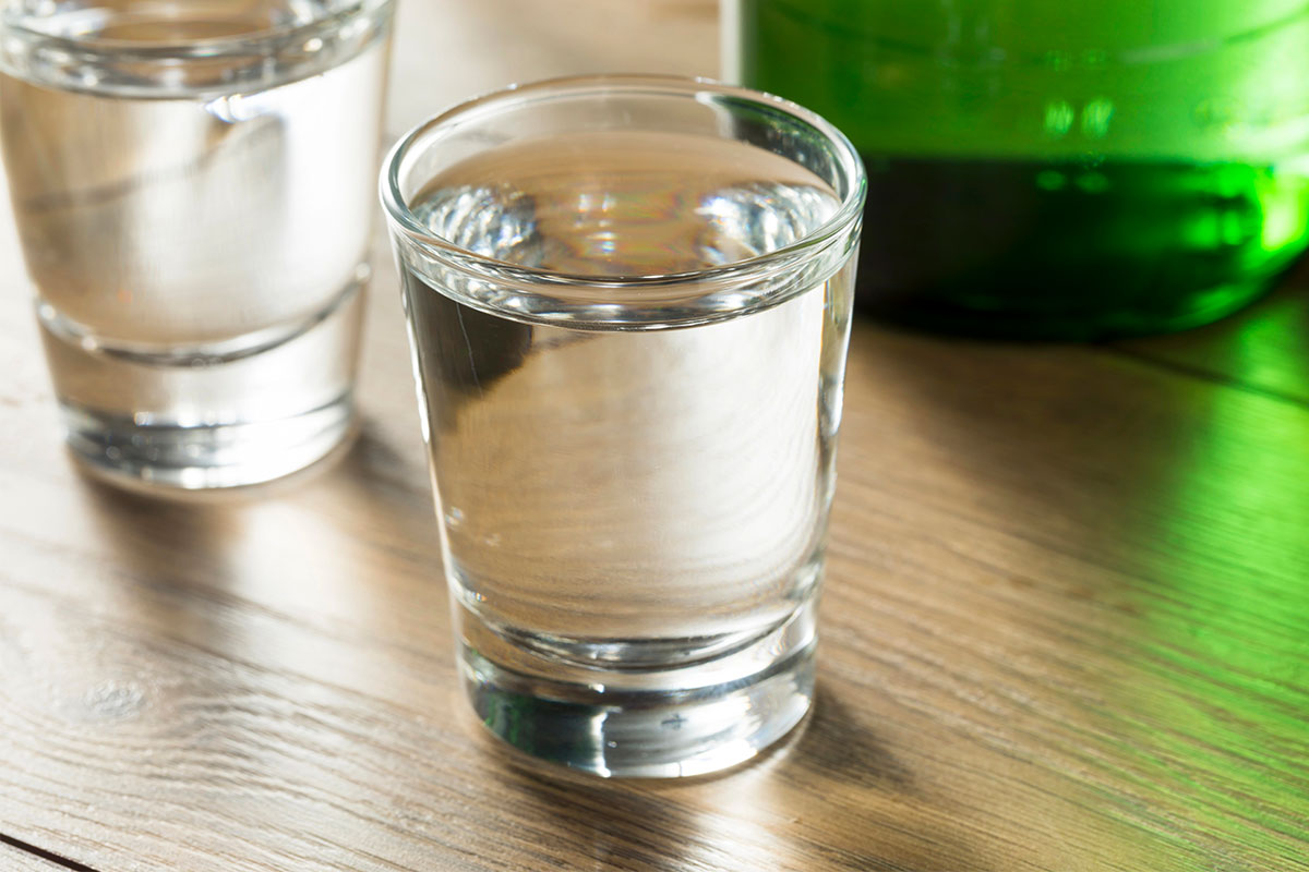 "싼 맛에 먹는 건데..." 가격 인상 발표한 소주, 업계 상황은 이렇습니다