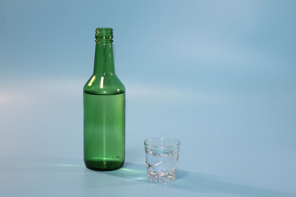 "싼 맛에 먹는 건데..." 가격 인상 발표한 소주, 업계 상황은 이렇습니다