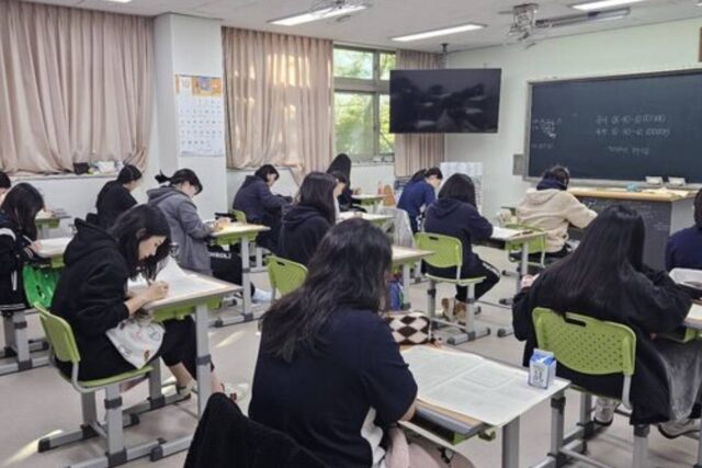 "시험 망칠 수 있대"…수능 날, 절대 하면 안 되는 행동 TOP. 3